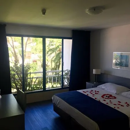 Ξενοδοχείο με διαμερίσματα Almar