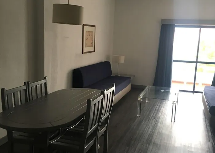 奥尔马尔公寓酒店 3*