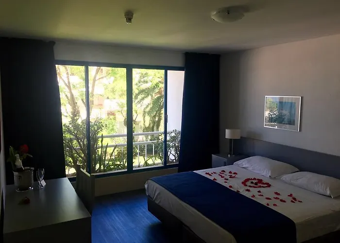 奥尔马尔公寓酒店 3*