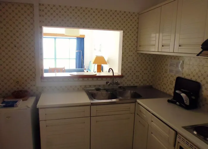 Almar מלון דירות אלבופיירה